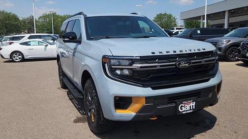 Glacier Gray Metallic 2026 Ford Expedition Tremor