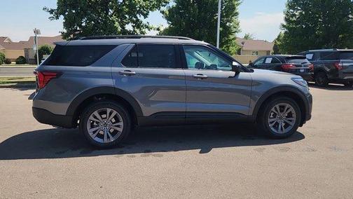 Carbonized Gray Metallic 2026 Ford Explorer Active