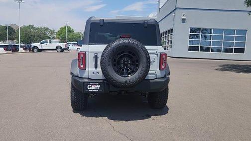 Avalanche Gray 2026 Ford Bronco Outer Banks