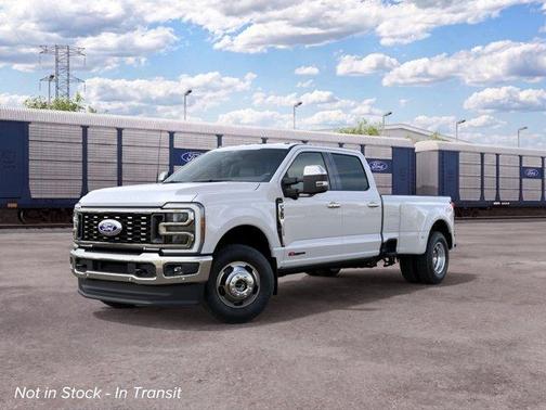 Star White 2027 Ford F-350 Lariat Super Duty