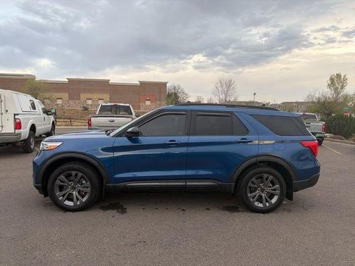 Atlas Blue Metallic 2022 Ford Explorer XLT