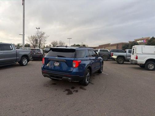 Atlas Blue Metallic 2022 Ford Explorer XLT