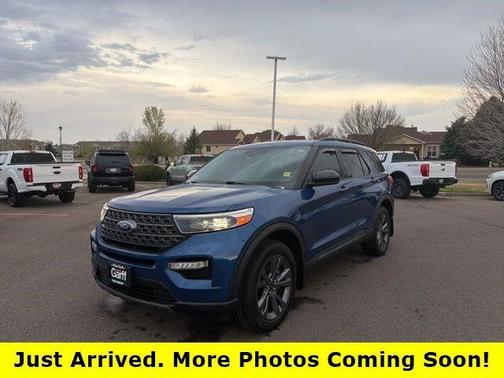 Atlas Blue Metallic 2022 Ford Explorer XLT