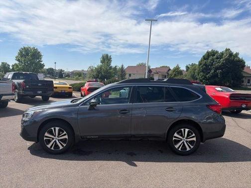 Magnetite Gray Metallic 2018 Subaru Outback 3.6R Limited