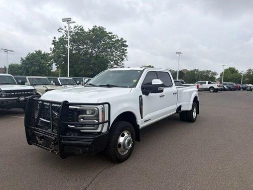 Oxford White 2023 Ford F-350 King Ranch