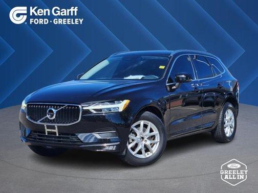 Onyx Black Metallic 2020 Volvo XC60 T5 Momentum