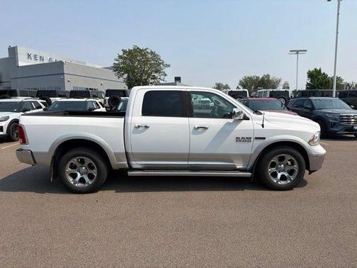 Bright White Clearcoat 2015 RAM 1500 Laramie