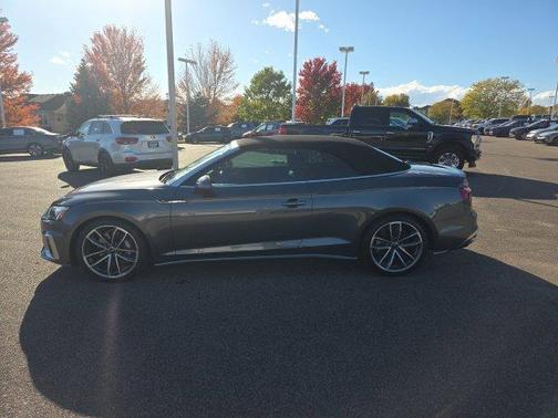 Daytona Gray Pearl Effect w/ Black Roof 2024 Audi A5 45 S line quattro Premium