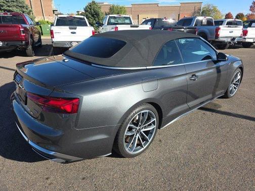 Daytona Gray Pearl Effect w/ Black Roof 2024 Audi A5 45 S line quattro Premium