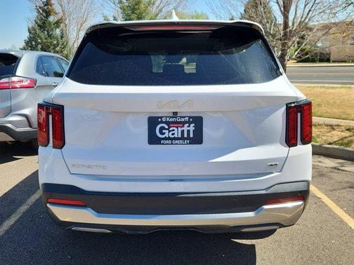 Glacial White Pearl 2024 Kia Sorento S