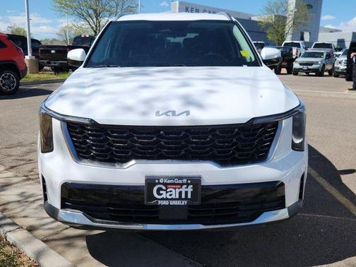 Glacial White Pearl 2024 Kia Sorento S