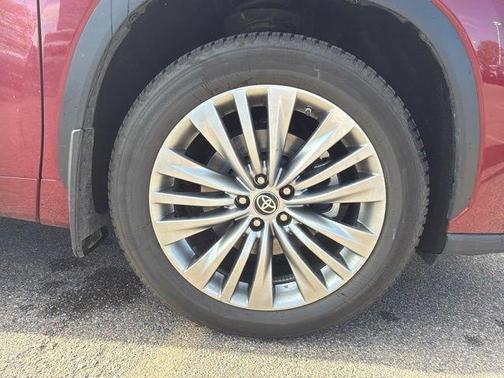 Ruby Flare Pearl 2022 Toyota Highlander Platinum