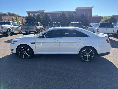 White Platinum Clearcoat Metallic 2014 Ford Taurus SHO