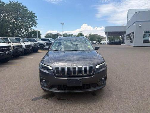 Granite Crystal Clearcoat Metallic 2019 Jeep Cherokee Latitude Plus
