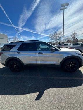 Iconic Silver Metallic 2020 Ford Explorer ST