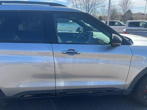 Iconic Silver Metallic 2020 Ford Explorer ST