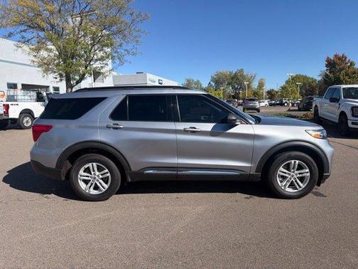 Iconic Silver Metallic 2023 Ford Explorer XLT