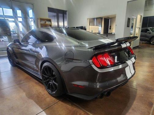 2016 Ford Shelby GT350 Base