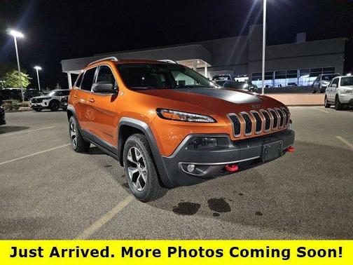 Mango Tango Pearlcoat 2016 Jeep Cherokee Trailhawk