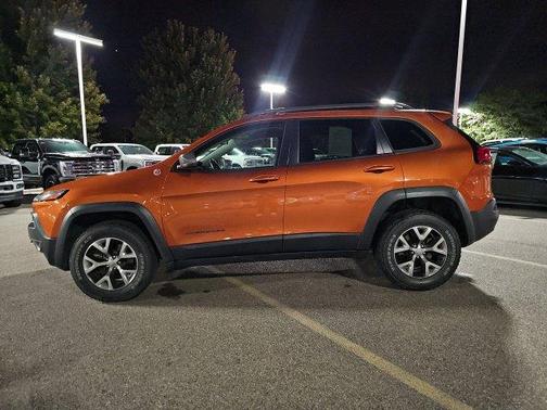 Mango Tango Pearlcoat 2016 Jeep Cherokee Trailhawk