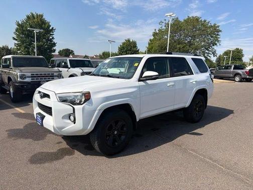 Super White 2019 Toyota 4Runner SR5