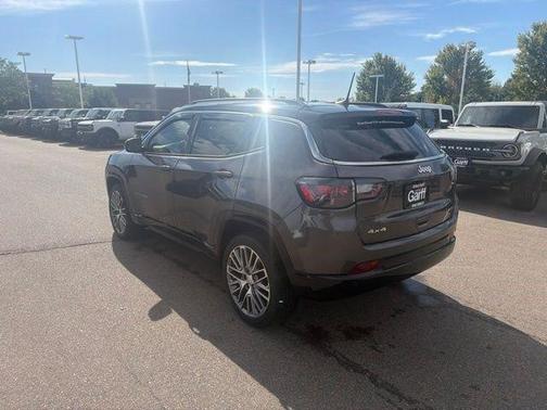 Granite Crystal Clearcoat Metallic 2022 Jeep Compass Limited
