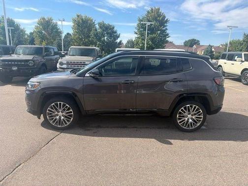 Granite Crystal Clearcoat Metallic 2022 Jeep Compass Limited