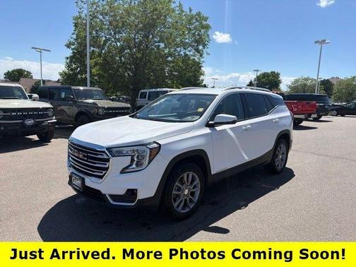 Summit White 2024 GMC Terrain SLT