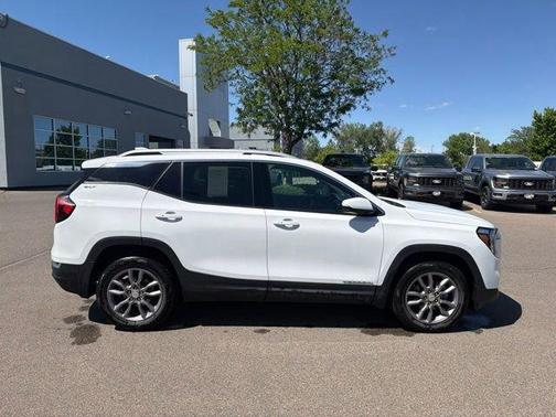 Summit White 2024 GMC Terrain SLT