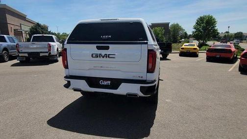 Summit White 2023 GMC Sierra 1500 AT4
