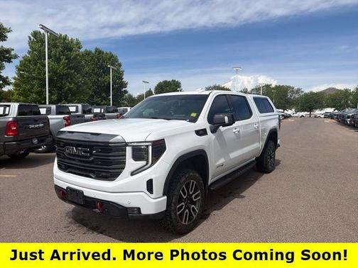 Summit White 2023 GMC Sierra 1500 AT4