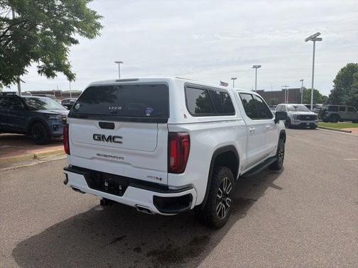 Summit White 2023 GMC Sierra 1500 AT4