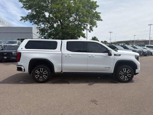 Summit White 2023 GMC Sierra 1500 AT4