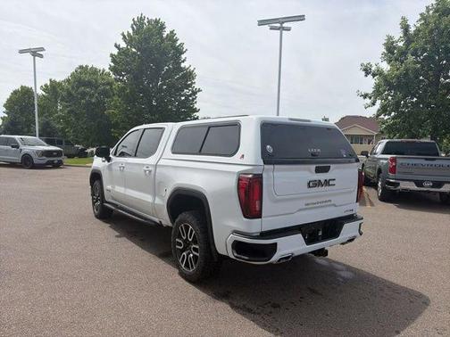 Summit White 2023 GMC Sierra 1500 AT4