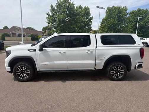 Summit White 2023 GMC Sierra 1500 AT4