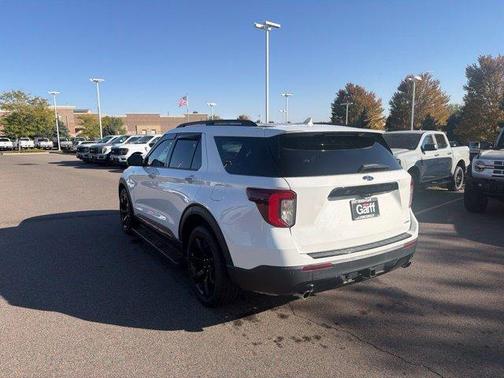 White Metallic 2023 Ford Explorer ST-Line