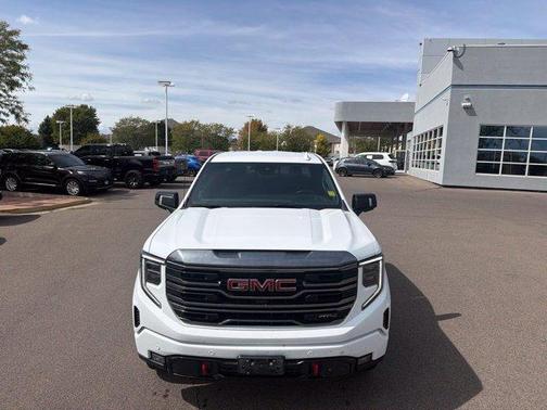 Summit White 2024 GMC Sierra 1500 AT4