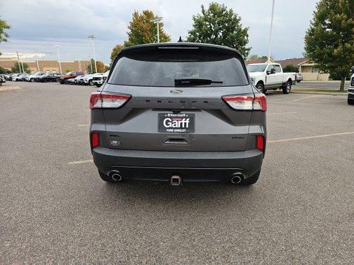 Gray Metallic 2022 Ford Escape SEL