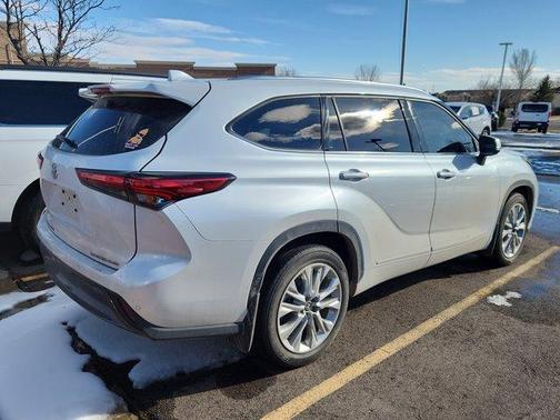 2022 Toyota Highlander Limited