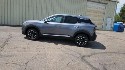 Gun Metallic 2025 Nissan Kicks SV