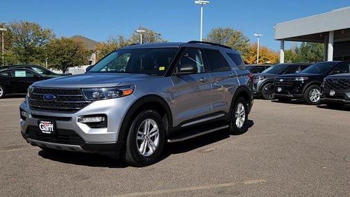 Iconic Silver Metallic 2023 Ford Explorer XLT