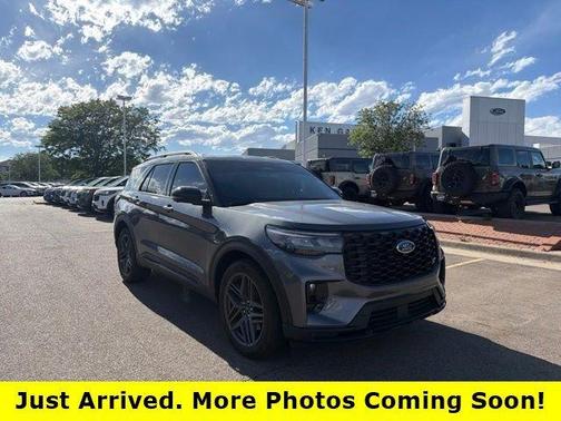 Carbonized Gray Metallic 2025 Ford Explorer ST