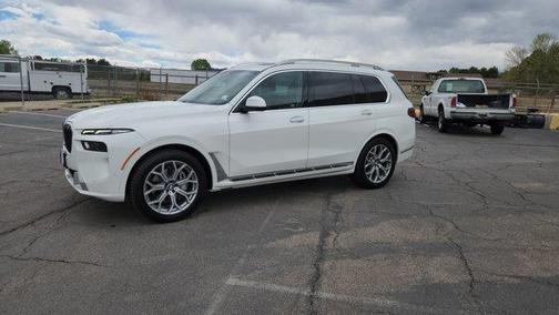 Alpine White 2025 BMW X7 xDrive40i