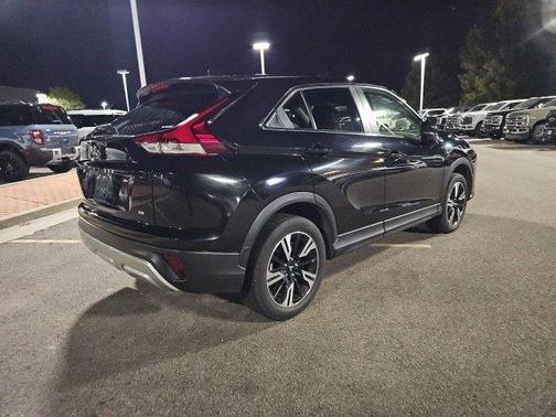 Labrador Black Pearl 2025 Mitsubishi Eclipse Cross SE