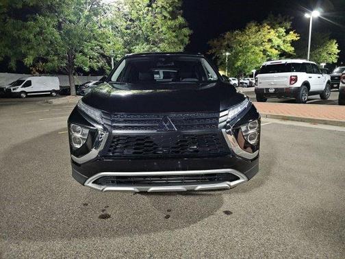 Labrador Black Pearl 2025 Mitsubishi Eclipse Cross SE