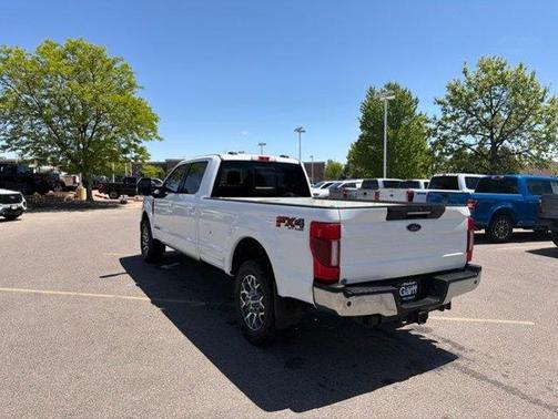 White Metallic 2022 Ford F-350 Lariat Super Duty