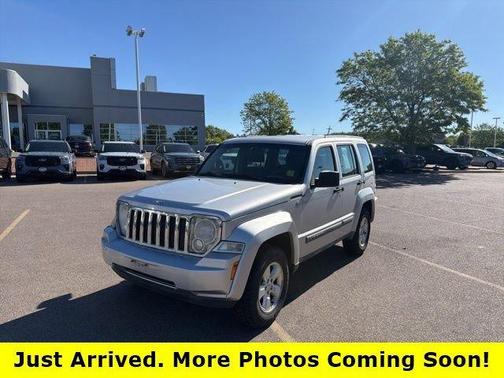Bright Silver Metallic 2012 Jeep Liberty Sport