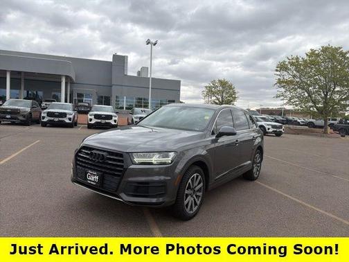 Samurai Gray Metallic 2019 Audi Q7 45 SE Premium Plus