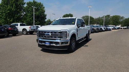 Oxford White 2025 Ford F-250 Lariat