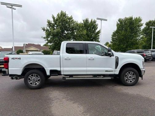 Oxford White 2025 Ford F-250 Lariat